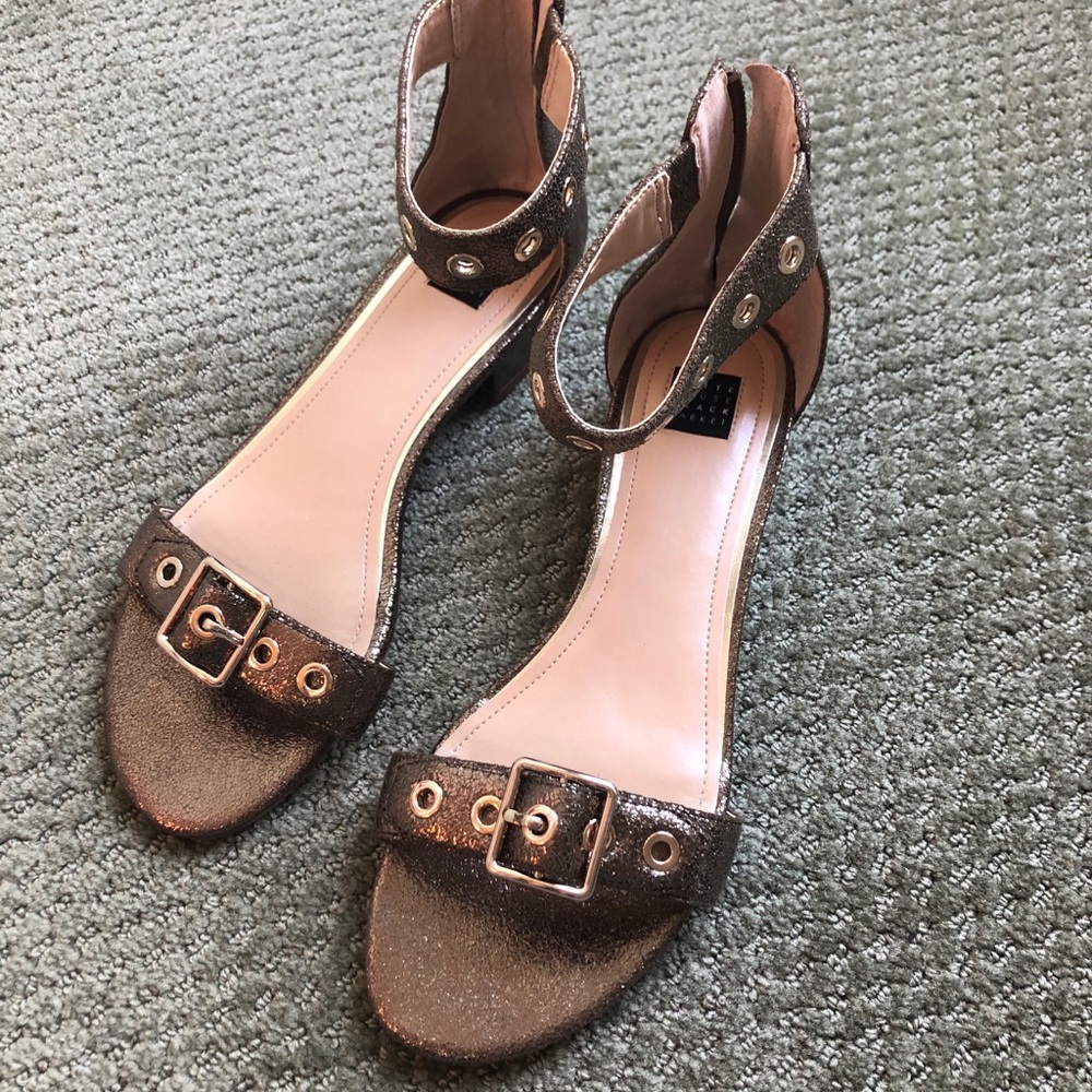 White House Black Market Cora Sandal, Size 8